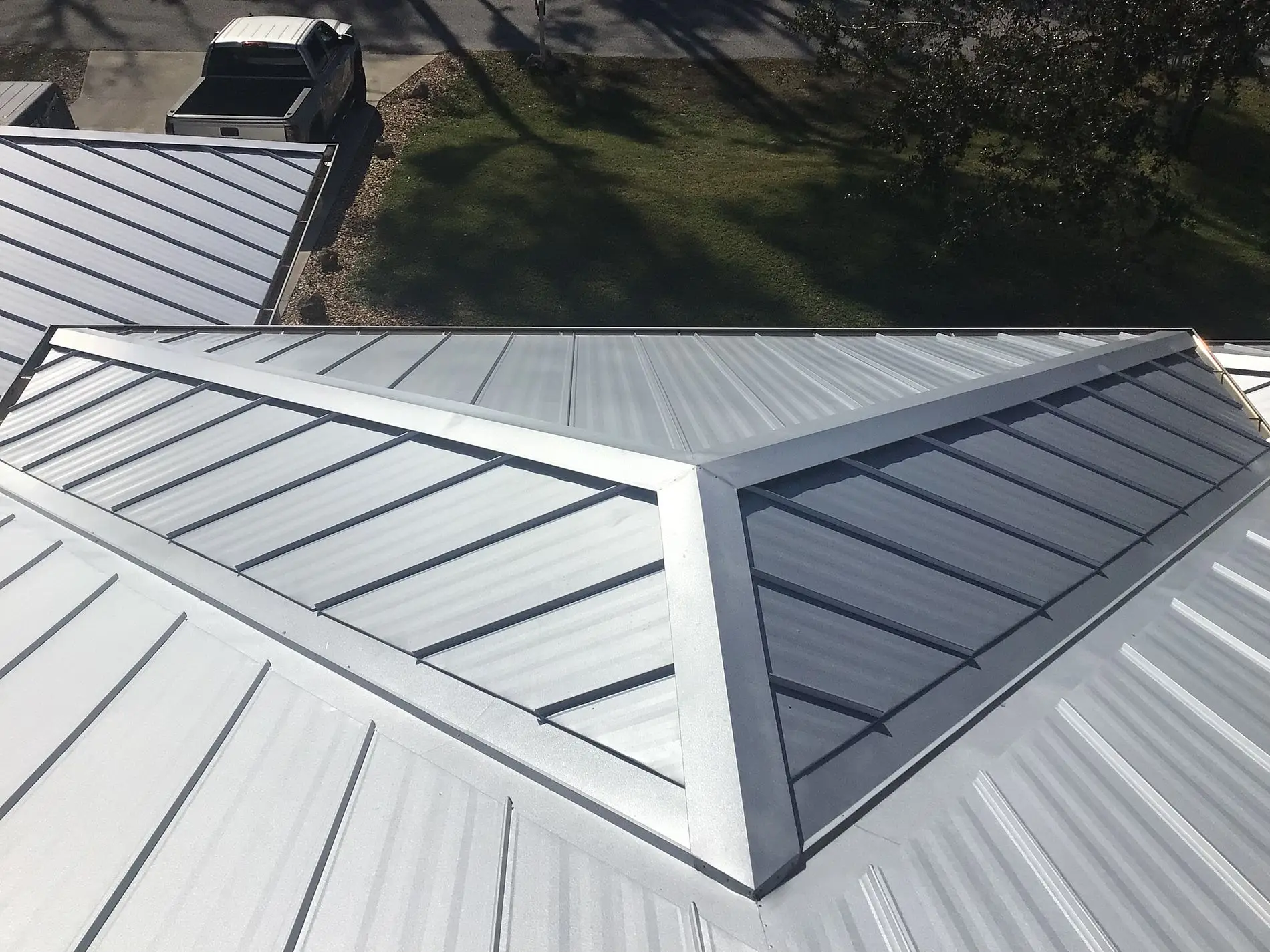 Standing seam metal roof